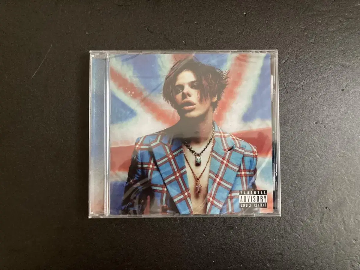 영블러드-YUNGBLUD 셀프타이틀 UK 공홈한정반CD